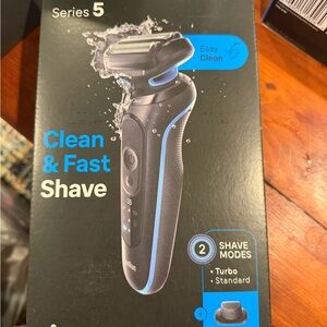 Braun Series 5 Electric Shaver - Black and Blue